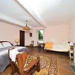 La Maison Bayle * Mauvezin (Hautes-Pyrenees)